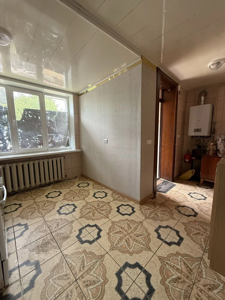 2 окремі + холл , частина будинку 53м² з власним і спільним