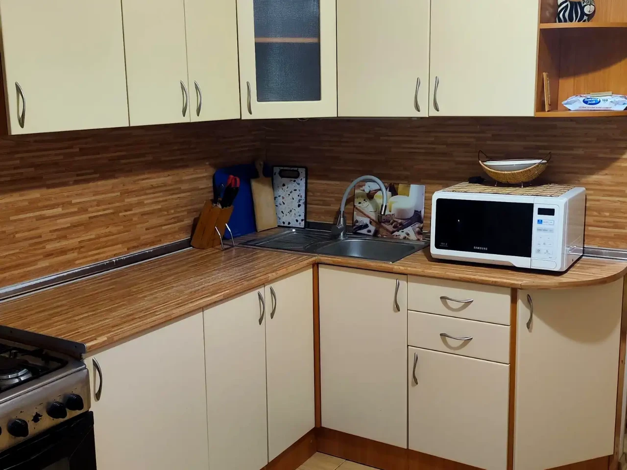 Rent 2-room apartment 50 sq.m. 9th floor