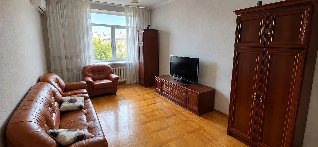 2-room 52 sq m Center Шевchenkovsky Tarasivsky University Nazir