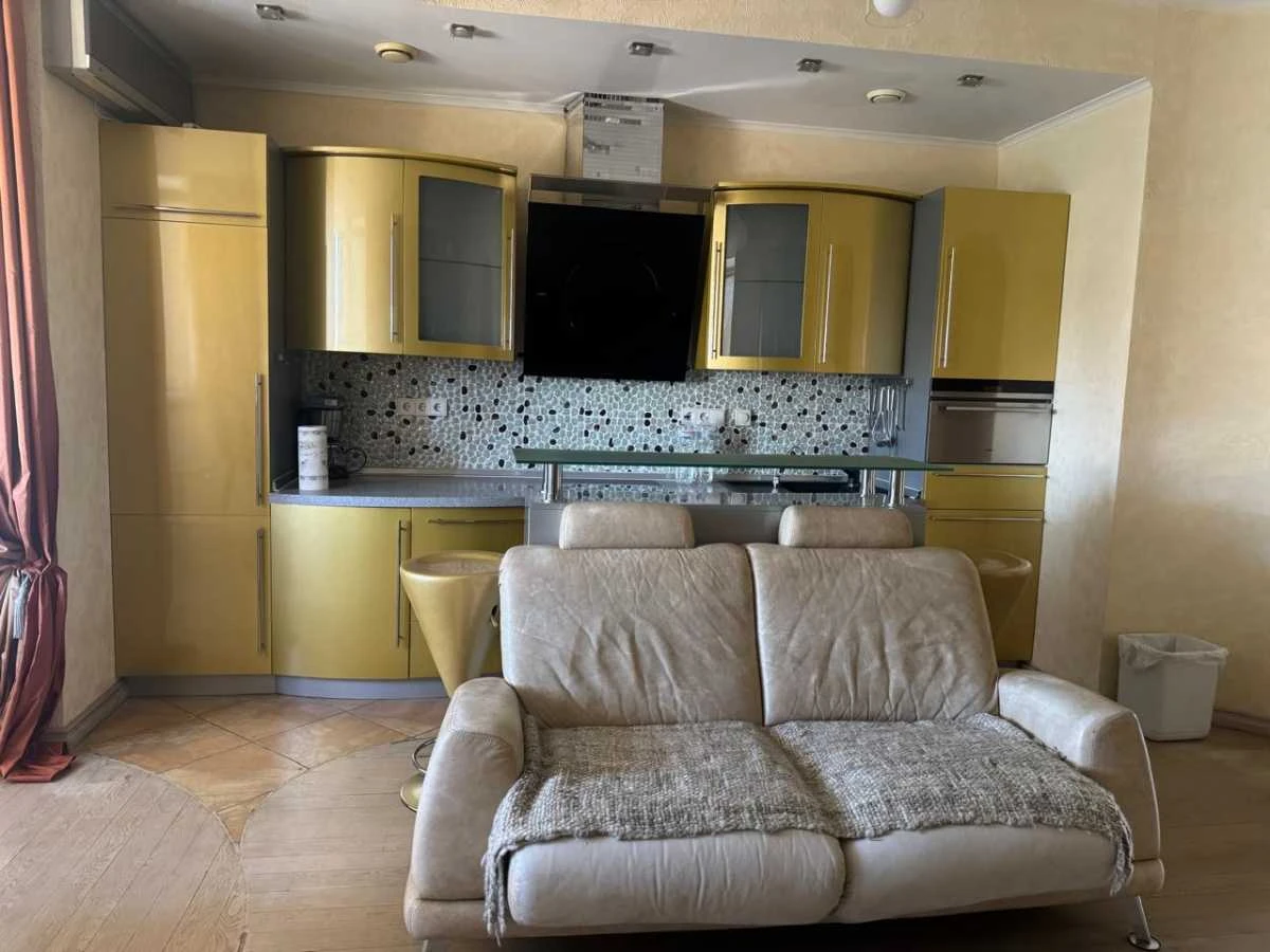 Сдам трехкомнатную квартиру (100 м²) в Киеве, Шевченковский район