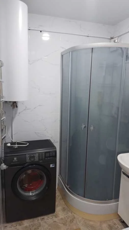 Продам 3-кімнатну квартиру (56 м²) в Києві, Солом'янський район