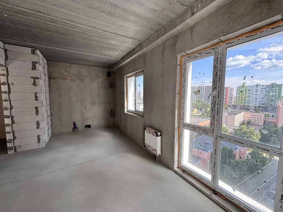 Продается однокомнатная квартира (42 м²) в Киеве, Голосеевский