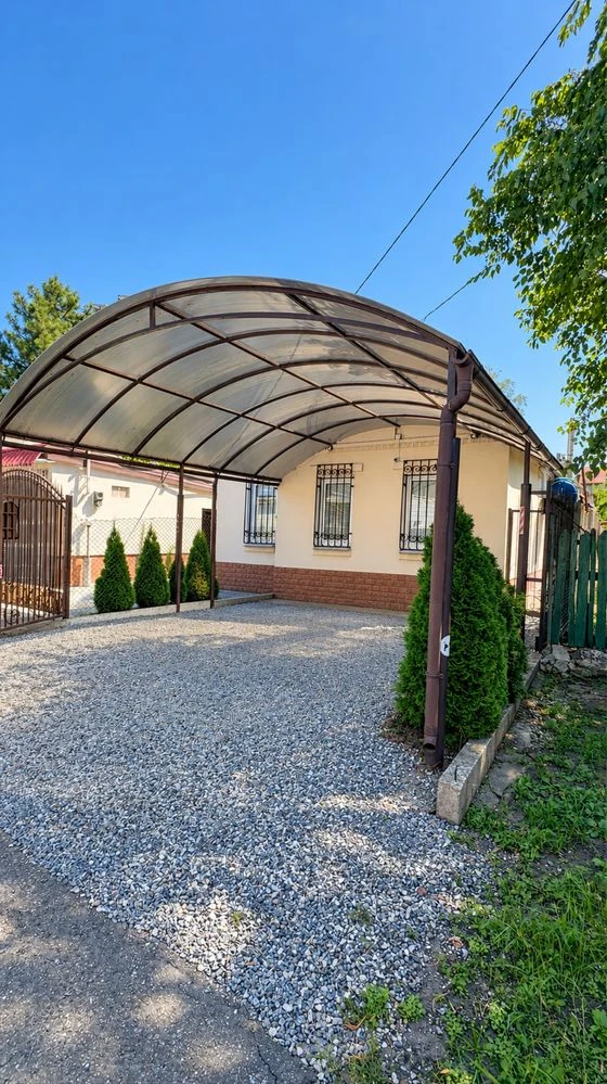 Продається просторий 6-кімнатний будинок 138 м²