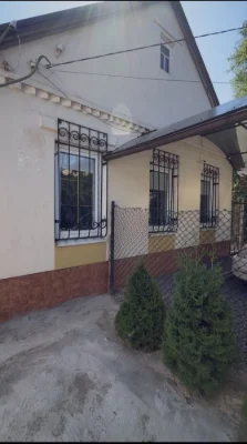 Продається просторий 6-кімнатний будинок 138 м²