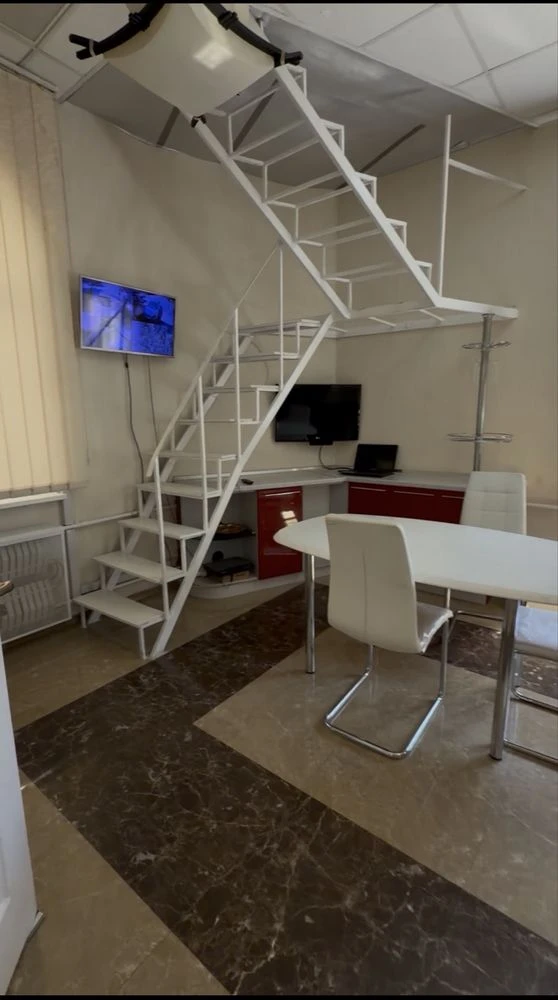 Продається просторий 6-кімнатний будинок 138 м²