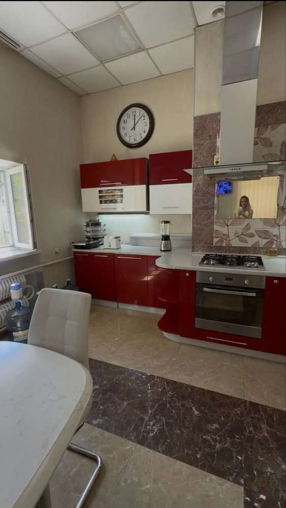 Продається просторий 6-кімнатний будинок 138 м²
