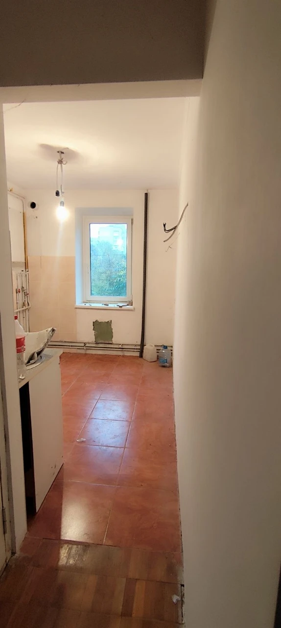 For Sale 3-Room Apartment on Heroes Descentnikov Street