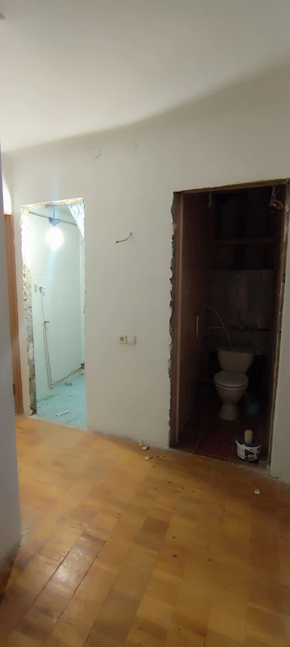 For Sale 3-Room Apartment on Heroes Descentnikov Street
