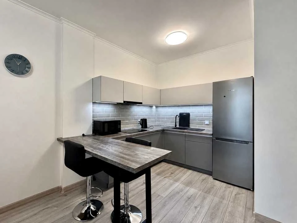 Apartment. Kyiv, Rodyni Kistiakovych St.