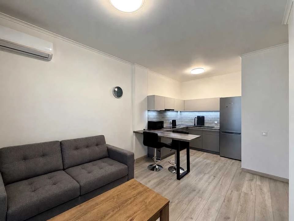 Apartment. Kyiv, Rodyni Kistiakovych St.
