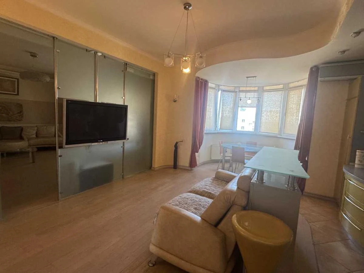 Rent a 3-bedroom apartment 100 m², Vyacheslav Chernovol Street,