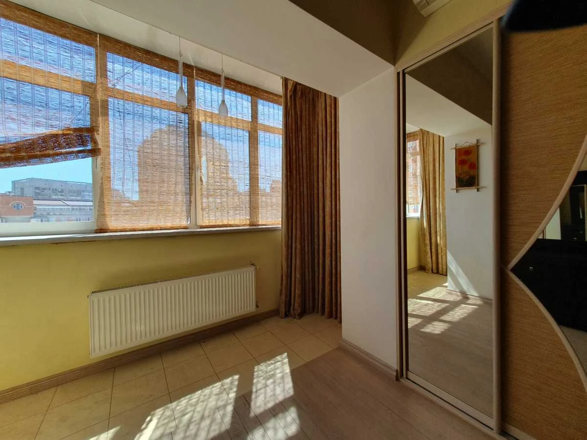 Rent a 3-bedroom apartment 100 m², Vyacheslav Chernovol Street,