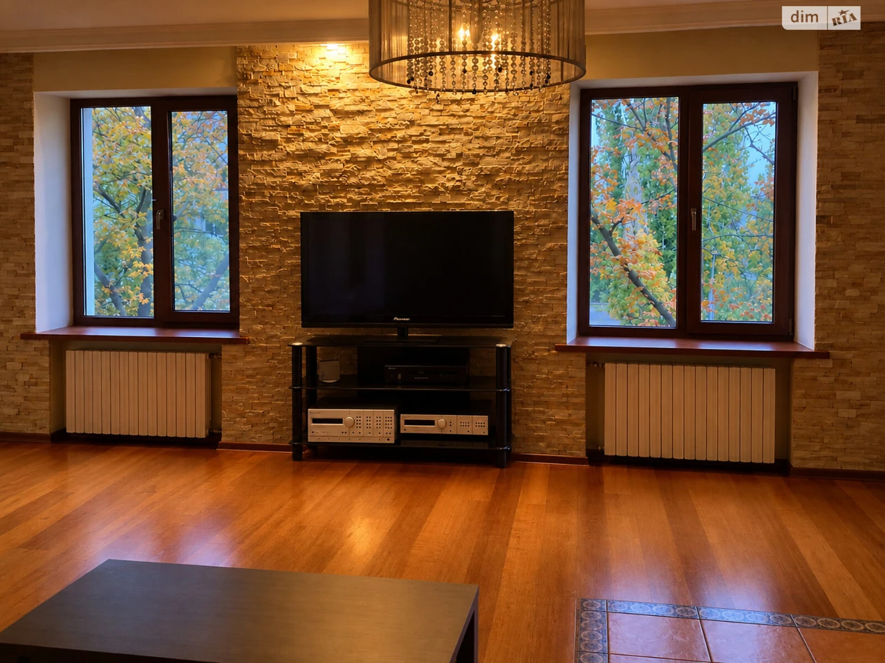 Long-Term Rental Apartment, Zhabky District