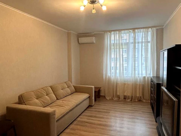 Apartment. Lubomir Guzara Prospect, Kyiv