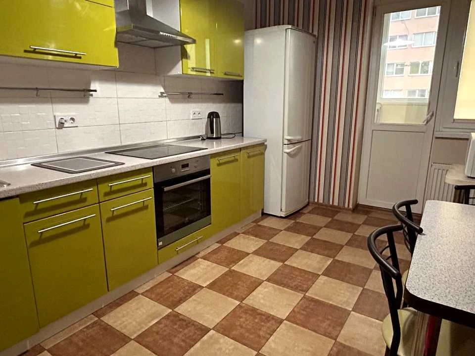 Apartment. Lubomir Guzara Prospect, Kyiv