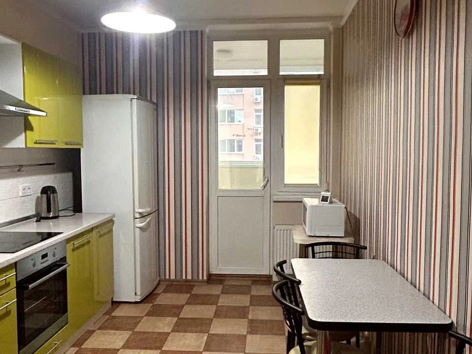 Apartment. Lubomir Guzara Prospect, Kyiv