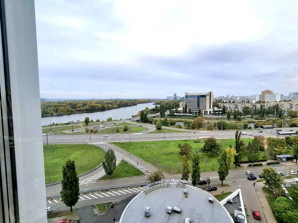 Квартира. Київ, Дніпровська набережна вул.