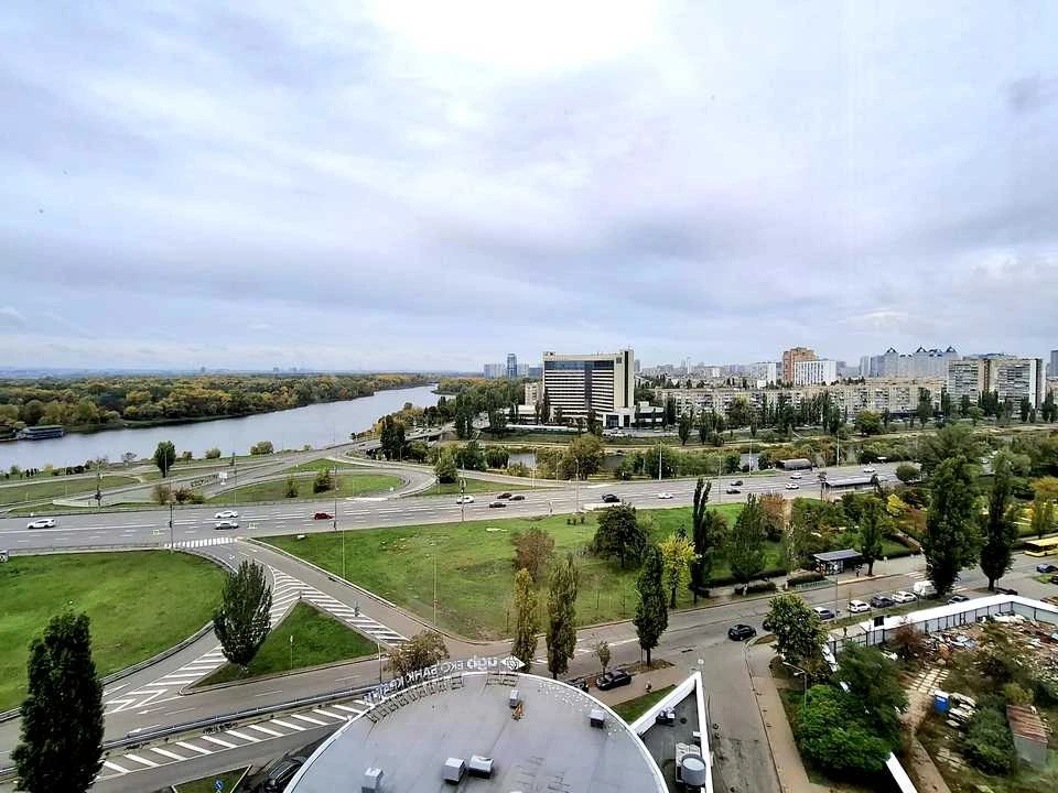 Квартира. Київ, Дніпровська набережна вул.