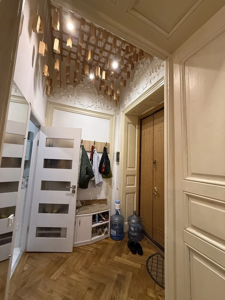 Sale of a 1-room apartment in the city center, Vergratys' Street, Lychakiv district