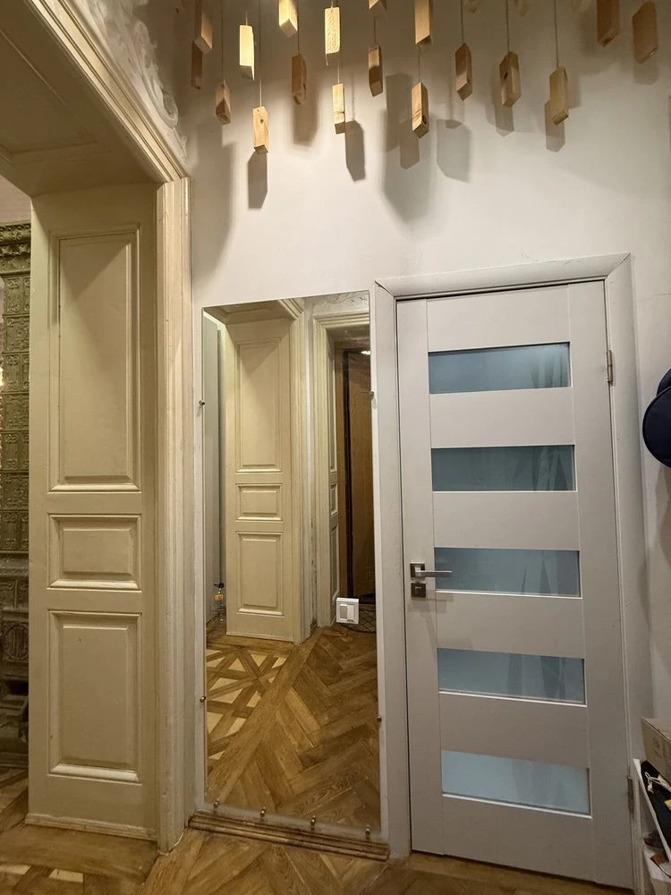Sale of a 1-room apartment in the city center, Vergratys' Street, Lychakiv district
