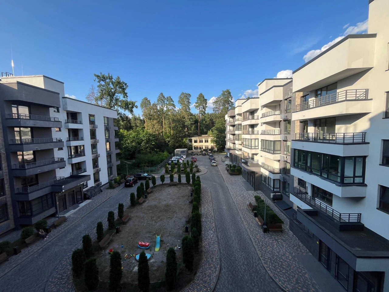 Продаж 3-кімнатної квартири 76м² у Пущі-Водиці, вул. Квітки Ці
