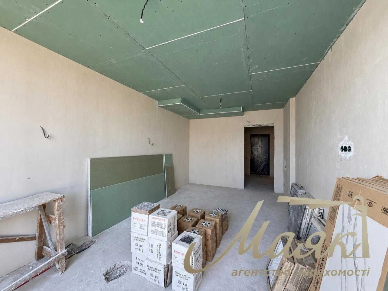 Sale of a 3-room apartment in a renovated condition, 86 sq.m., French Quarter Residential Complex