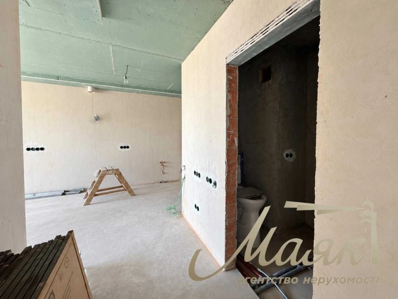 Sale of a 3-room apartment in a renovated condition, 86 sq.m., French Quarter Residential Complex