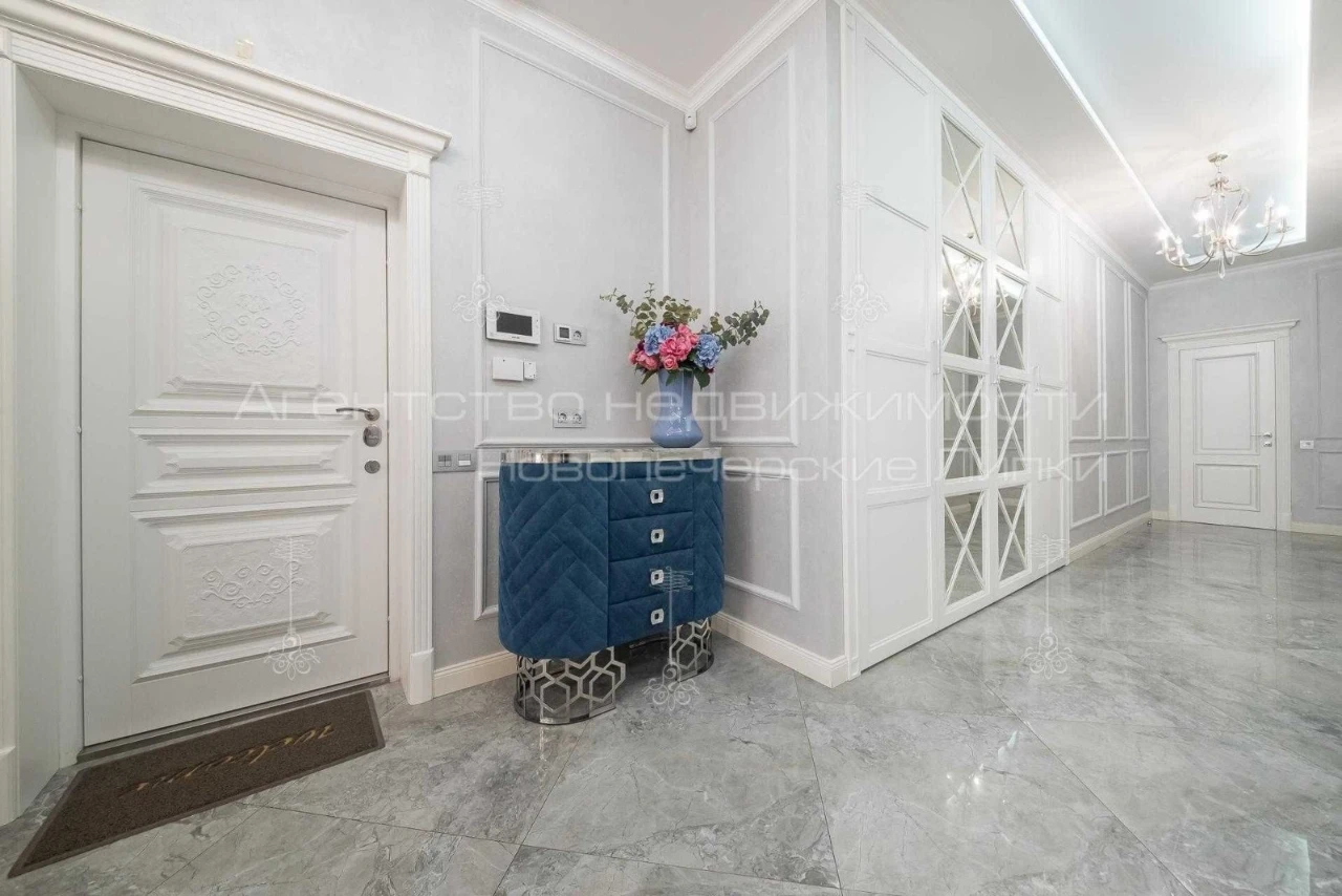 Продається 5-кімнатна квартира 208 м² на низькому поверсі, ЖК "Новопечерські Липки"