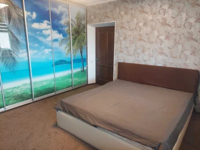 Sale of a 3-room apartment on Raisa Okpna Street ("Sovmin", monolithic walls)