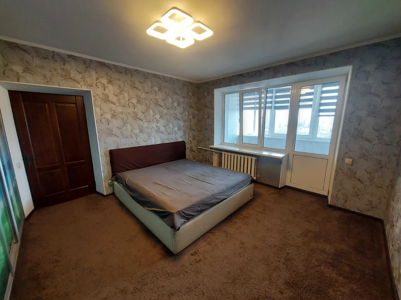 Sale of a 3-room apartment on Raisa Okpna Street ("Sovmin", monolithic walls)