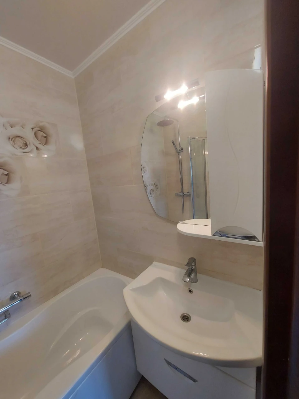 Sale of a 3-room apartment on Raisa Okpna Street ("Sovmin", monolithic walls)