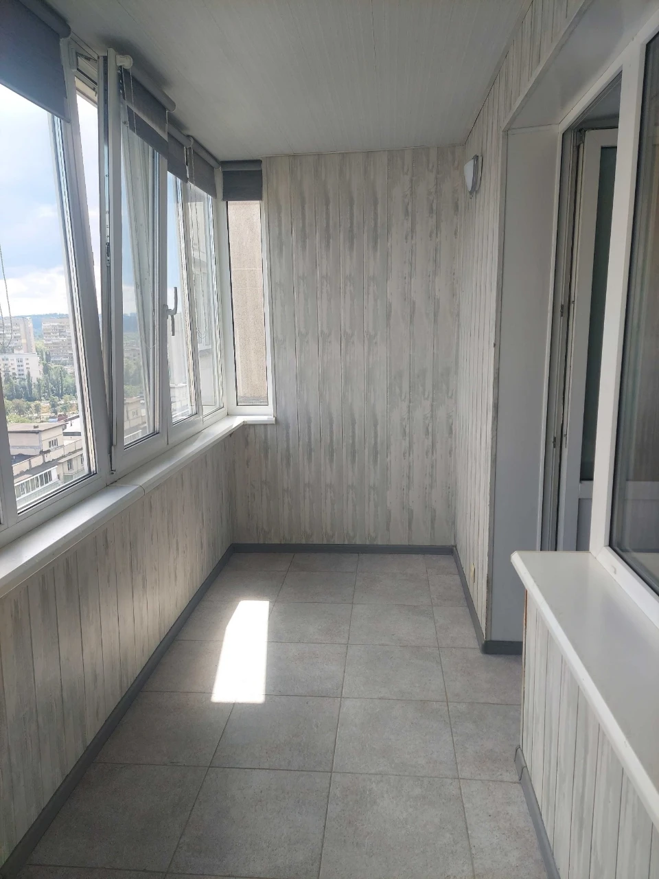 Sale of a 3-room apartment on Raisa Okpna Street ("Sovmin", monolithic walls)