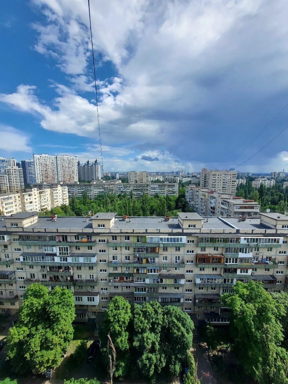 Sale of a 3-room apartment on Raisa Okpna Street ("Sovmin", monolithic walls)