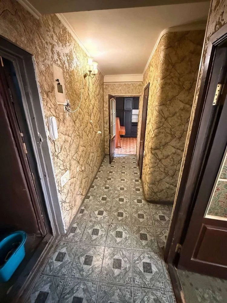 Продаж квартири в вул. Поповича Космонавта 16