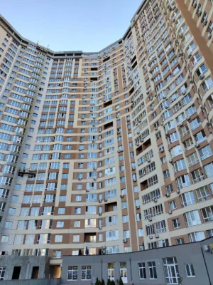 Продаж оглядової 1-кімнатної квартири в зданому будинку ЖК Family & Friends