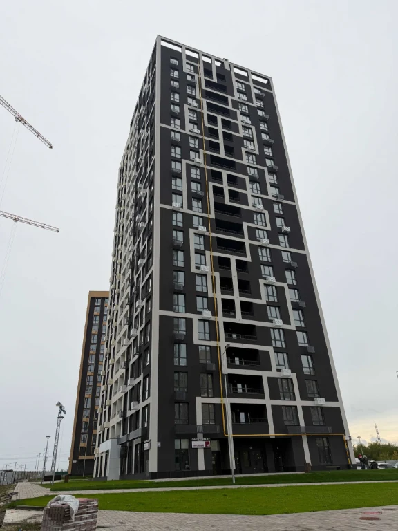 Продаж 2-кімн. квартири 62.2 м² у ЖК Варшавський 4. Без комі