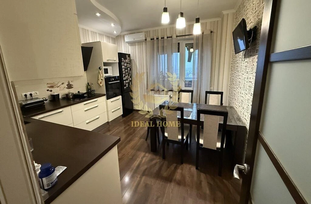 Cozy 2-bedroom apartment for sale, 65 sq m on Petro Street