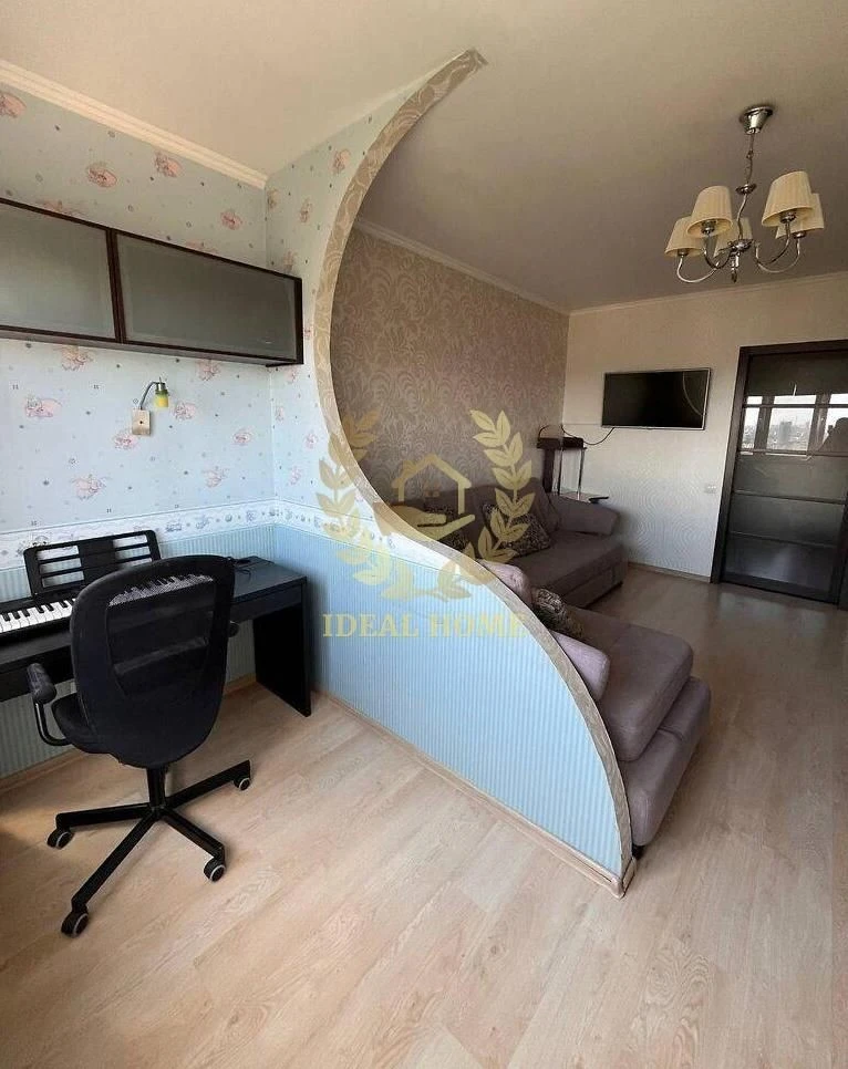 Cozy 2-bedroom apartment for sale, 65 sq m on Petro Street