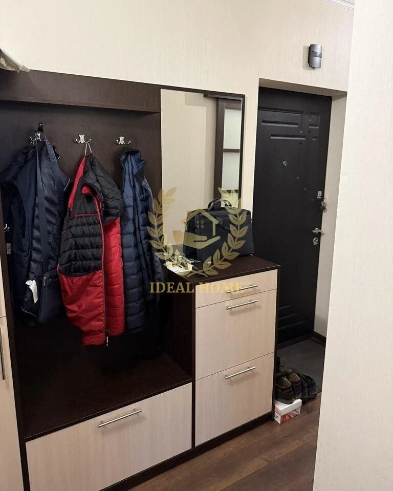 Cozy 2-bedroom apartment for sale, 65 sq m on Petro Street