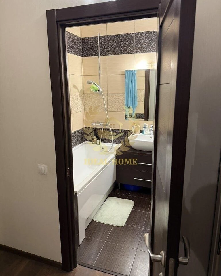 Cozy 2-bedroom apartment for sale, 65 sq m on Petro Street