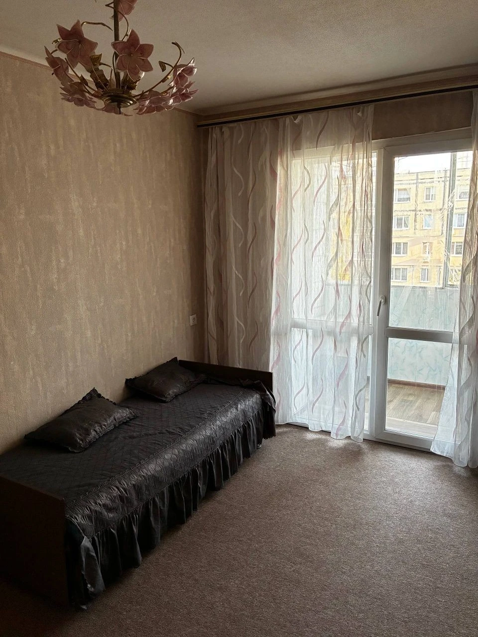 Rent 2-room apartment. 31A Malysha Street. Metro Chernihivska.