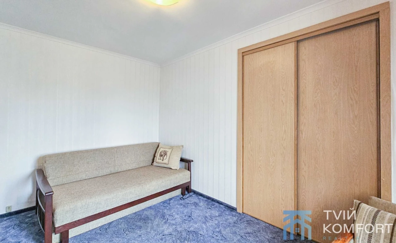Bright 2-bedroom apartment near Kharkiv metro, Borsh Prom, 30