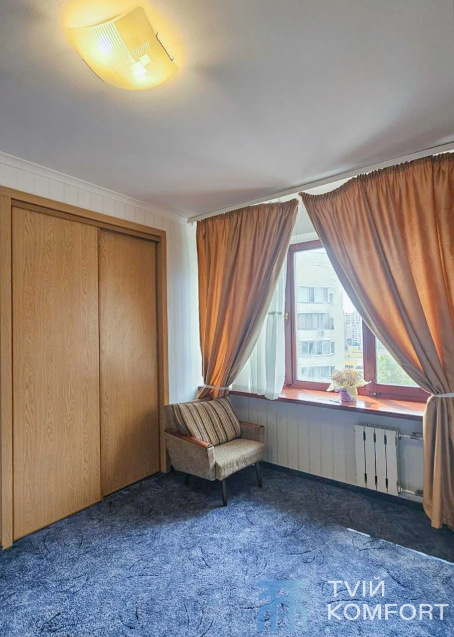 Bright 2-bedroom apartment near Kharkiv metro, Borsh Prom, 30