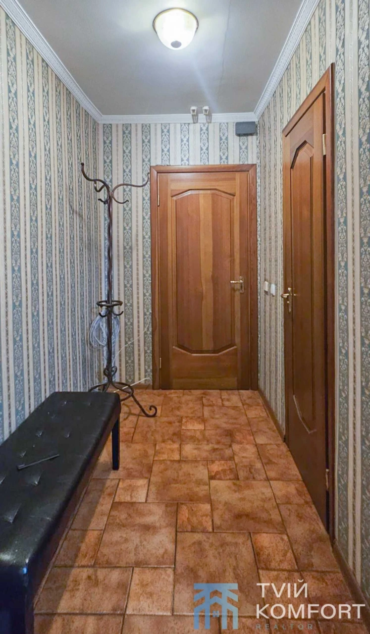 Bright 2-bedroom apartment near Kharkiv metro, Borsh Prom, 30