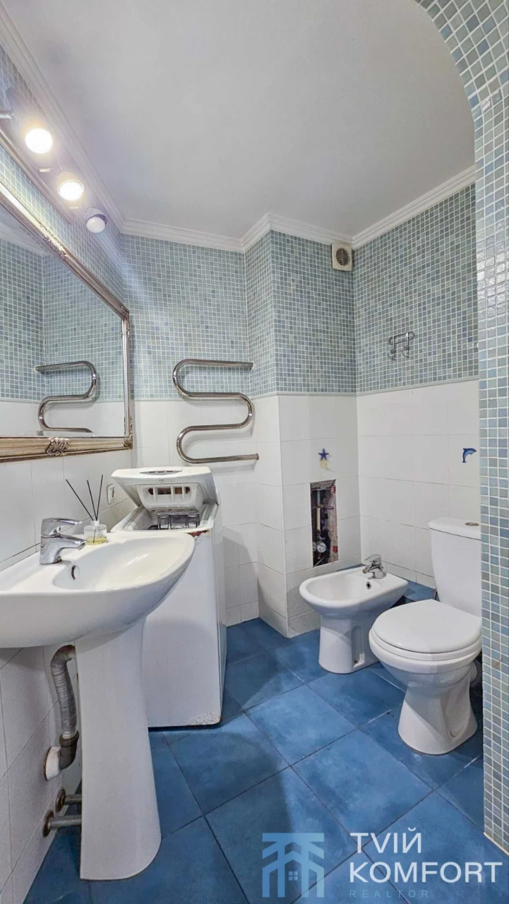 Bright 2-bedroom apartment near Kharkiv metro, Borsh Prom, 30