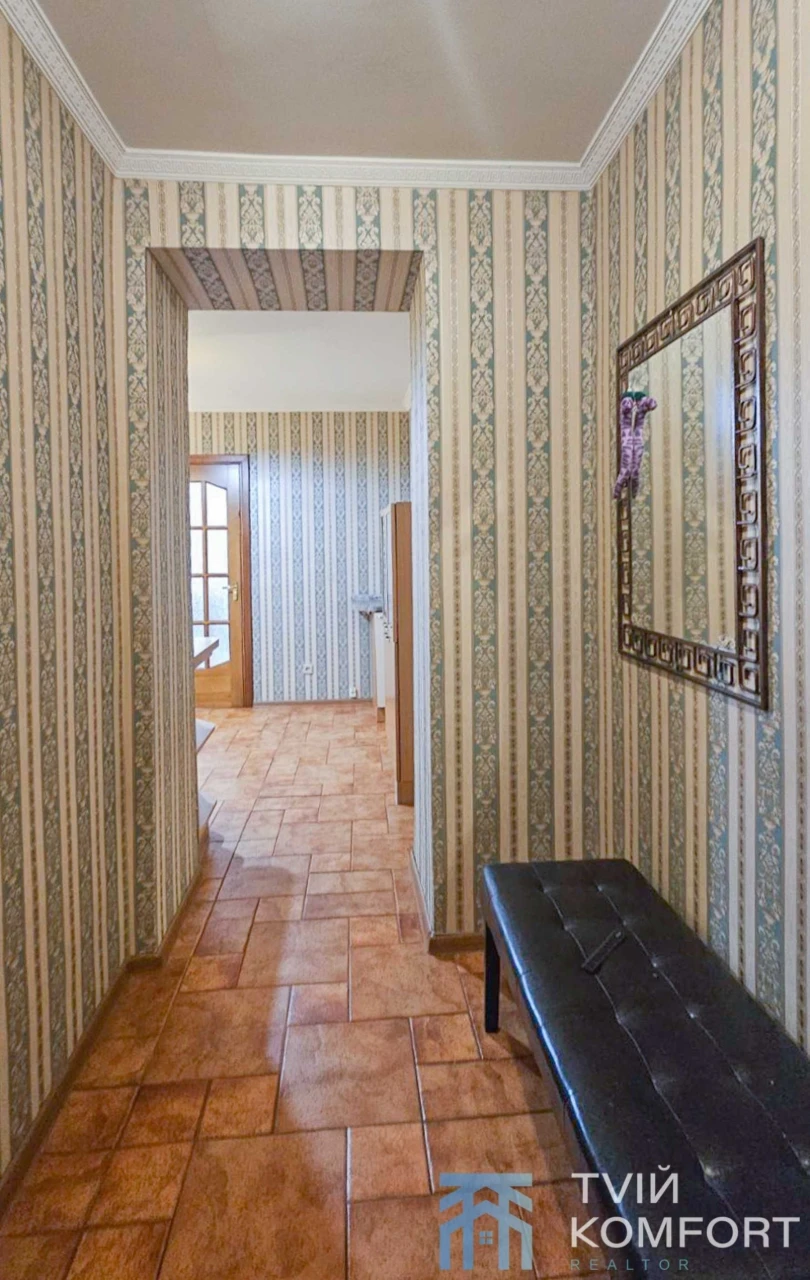 Bright 2-bedroom apartment near Kharkiv metro, Borsh Prom, 30