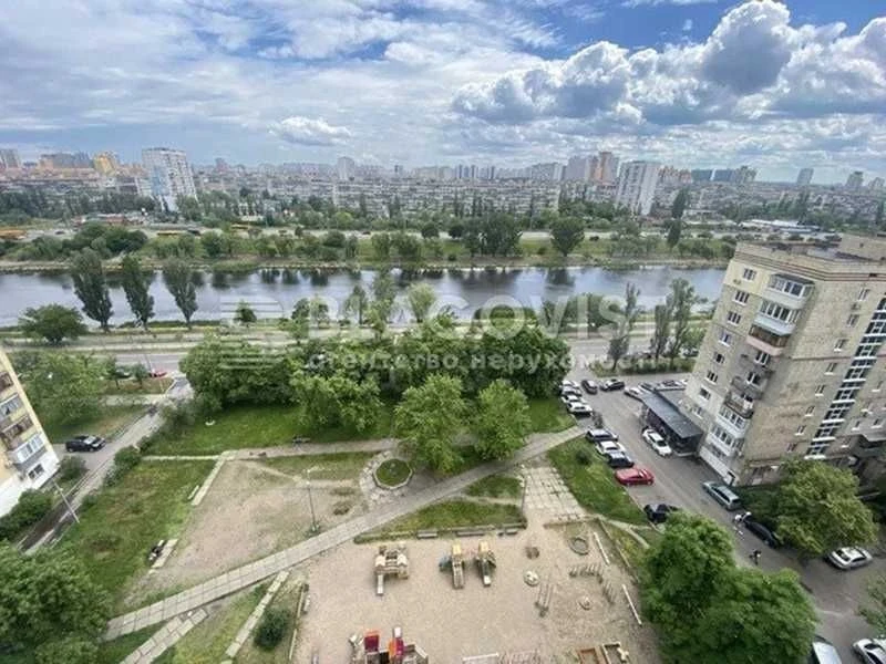 Светлая, видовая 3-ком квартира 73м2 на Русановке