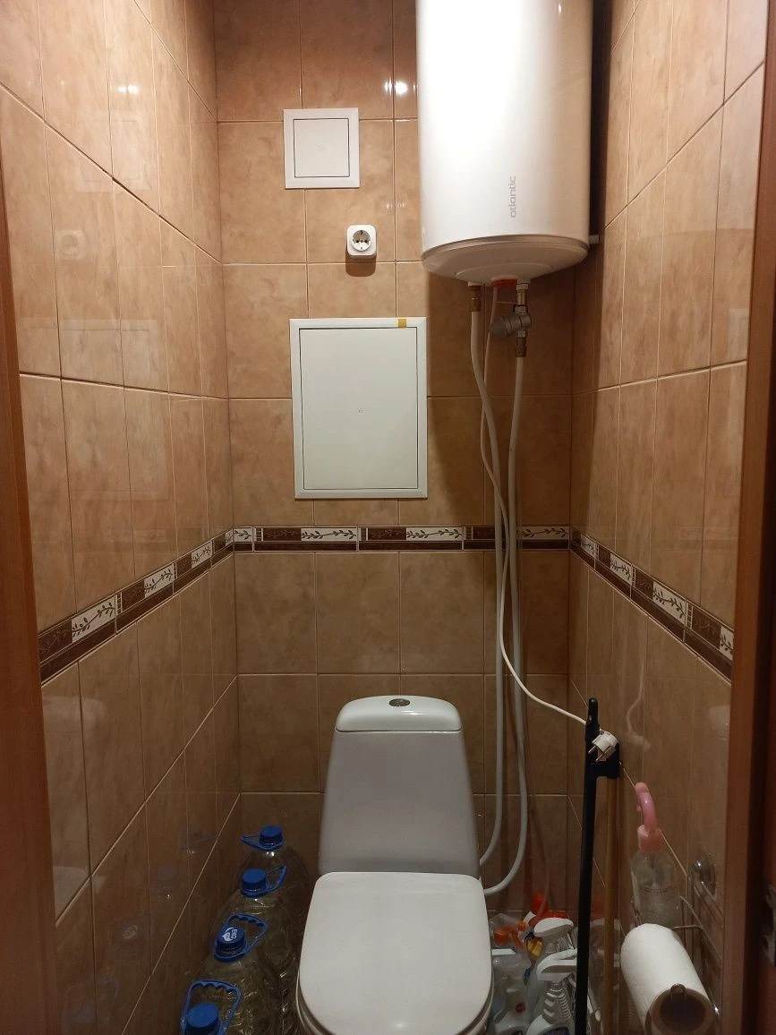 Sale of 3-room apartment at Petrenyshchy Street 1, near the main railway station
