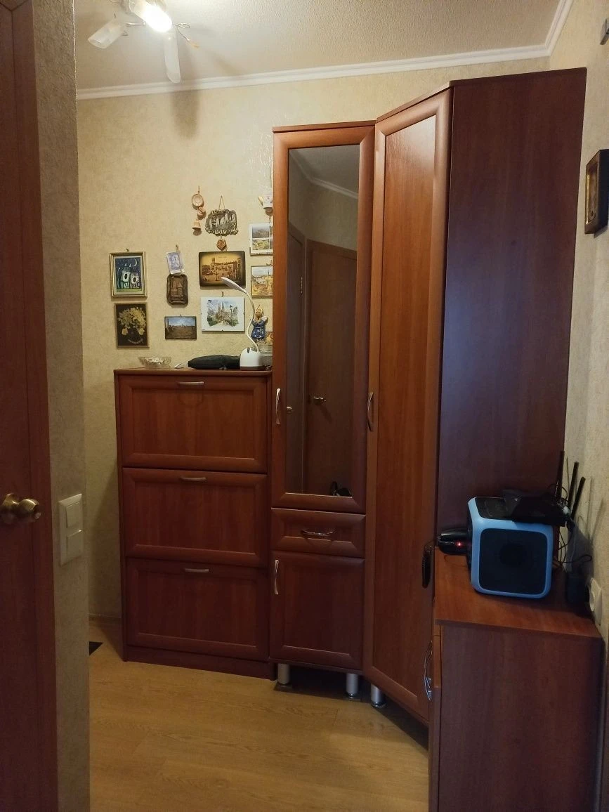 Sale of 3-room apartment at Petrenyshchy Street 1, near the main railway station