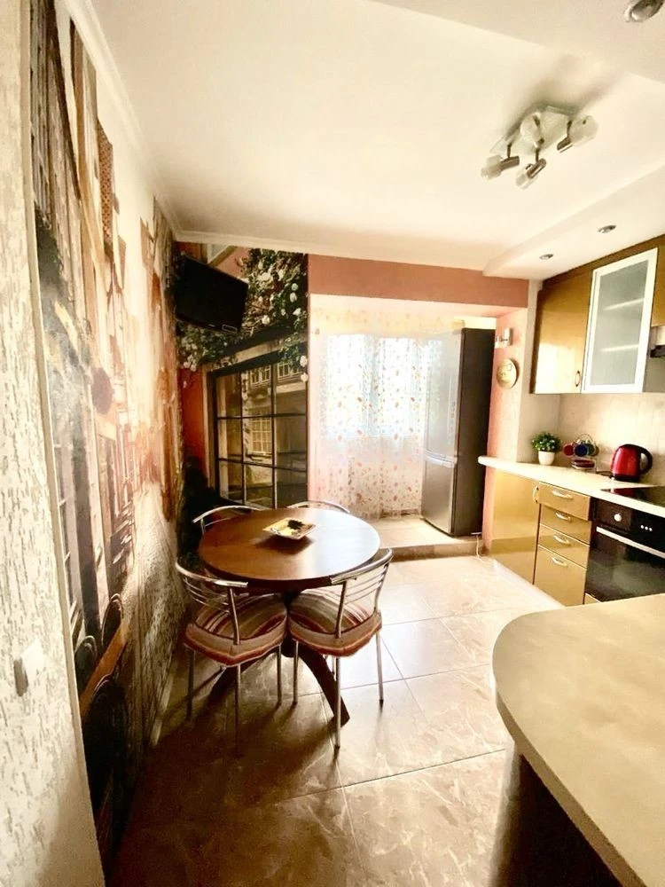 Apartment for Sale – Heroes of Dnipro, 38th, No Commission